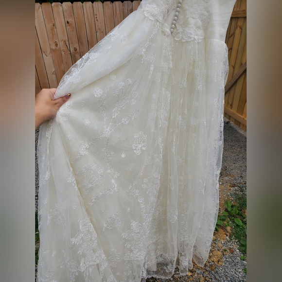 Melissa Sweet altered to an 8 Wedding Gown. - Picture 2 of 12